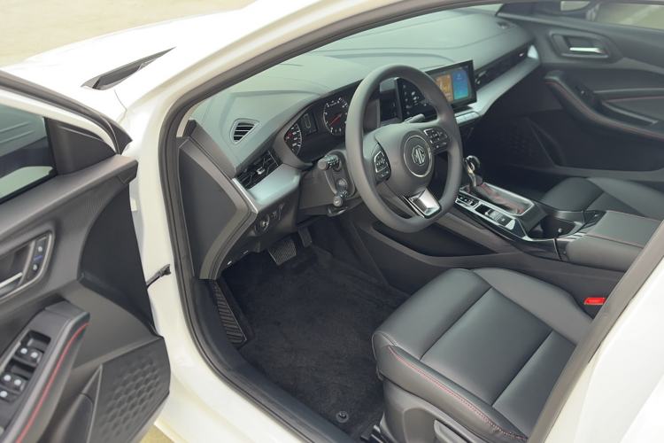 Used MG 5 2022 180 DVVT CVT Youth Style Edition Driver Seat