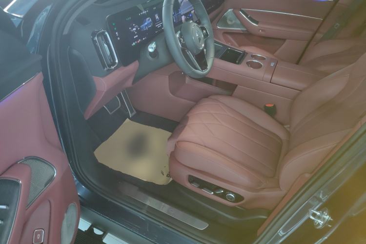 Used Hima AITO M8 2025 Extended-Range Ultra Version 53.4 kWh 5-Seater Edition
