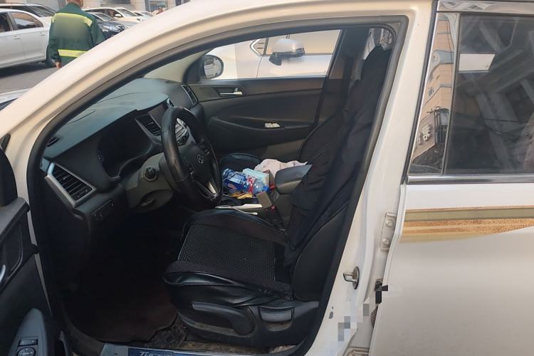 Used Hyundai Tucson 2015 1.6T Dual-Clutch Two-Wheel-Drive Smart Model Left Front Seat