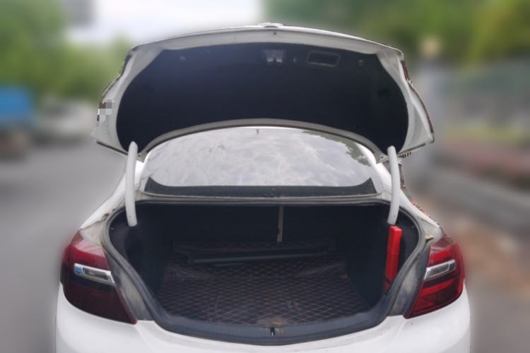 Used Buick Regal 2015 2.0L Elite Fashion Edition Trunk