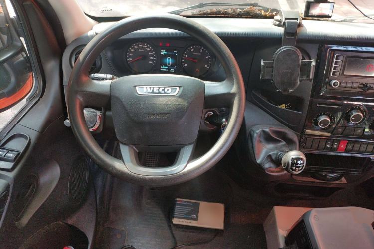 Used Iveco Eurocargo 2021 2.0T Manual Super Rui Long Wheelbase Short Overhang High Roof Side-Sliding Door F1A
