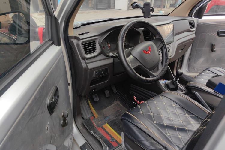 Used Wuling Hongguang V 2022 1.5L Jingqu Version Hydraulic Power Steering LAR