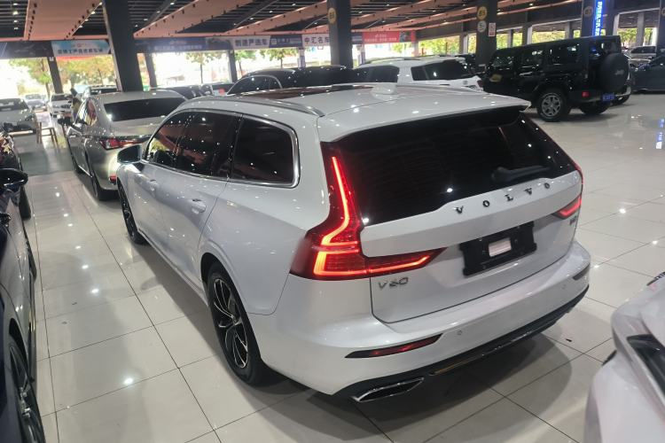 Used Volvo V60 2020 T4 Zhiyi Luxury Edition
