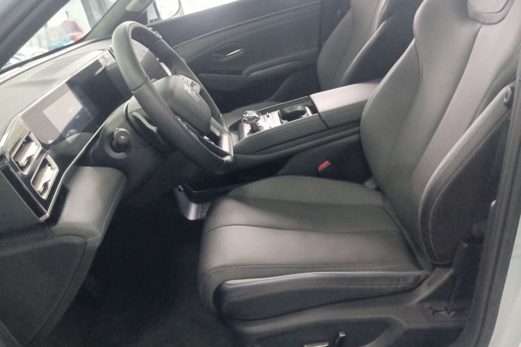 Used BYD Qin L 2025 DM-i Smart Drive 120KM Superior Model
