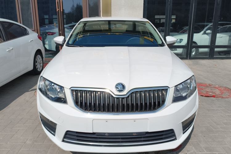 Used Skoda Octavia 2017 Classic Model 1.6L Manual Comfort Edition
