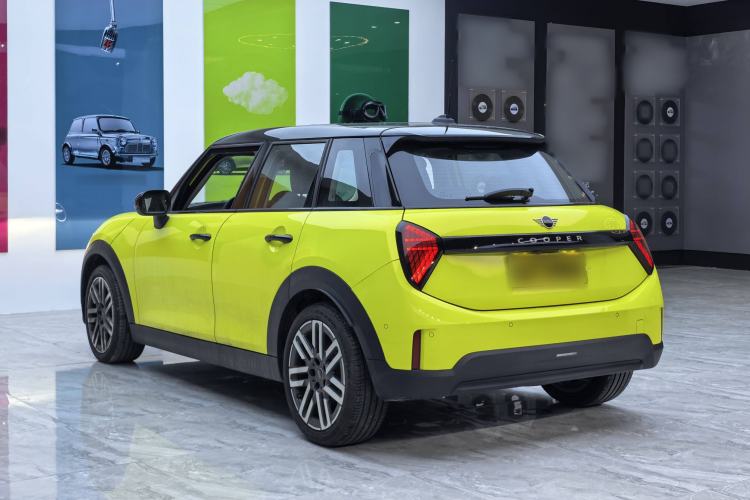 Used MINI MINI 2025 1.5T COOPER Classic Edition Five-Door Version