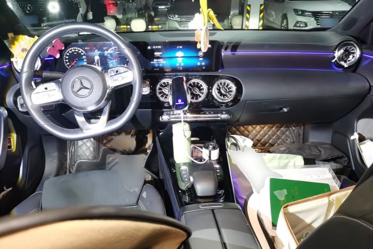 Used Mercedes-Benz A-Class 2022 Revised Version A 200 L Sport Sedan Fashionable Style Interior 2