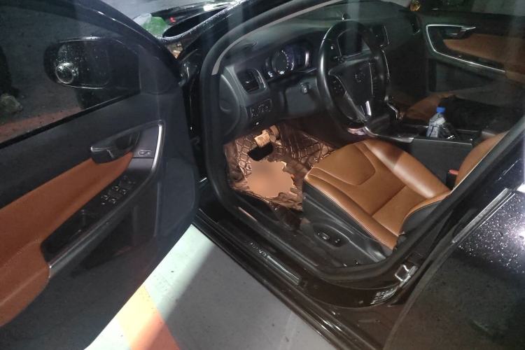 Used Volvo S60 2016 S60L T4 Zhiyuan Edition Driver Seat