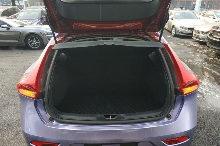 Used Volvo V40 2016 T3 Zhiyi Edition
