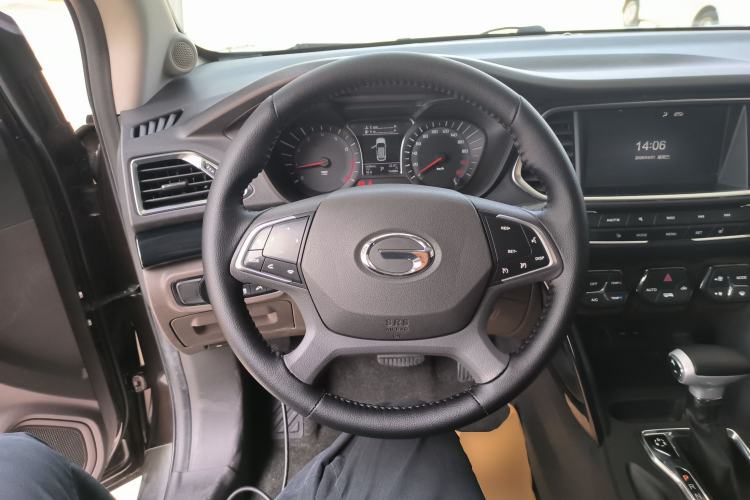 Used GAC Trumpchi GS4 2017 235T Automatic Two-Wheel Drive Luxury Smart Connectivity Version Steering Wheel