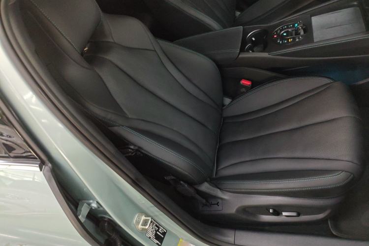 Used BYD Seal 06 New Energy 2025 DM-i Smart Drive 120KM Deluxe Model Right Front Seat