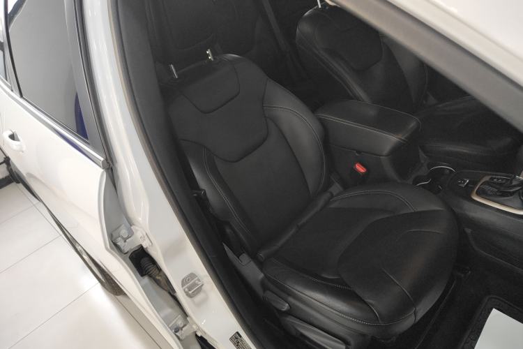 Used Jeep Cherokee 2014 2.4L Luxury Edition
