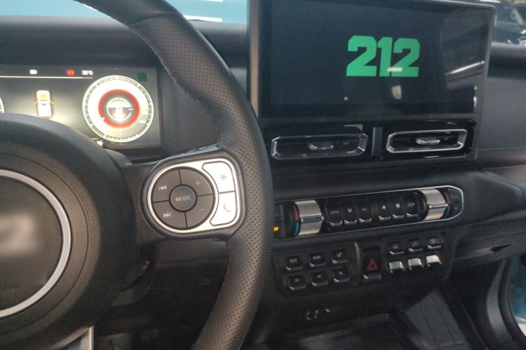 Used 212 T01 2025 2.0T Changfeng