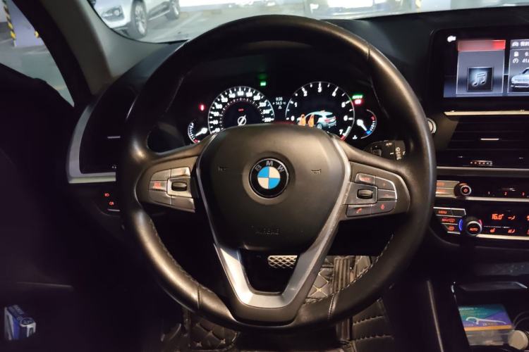 Used BMW X3 2018 xDrive25i Luxury Package China VI Emission Standard Steering Wheel