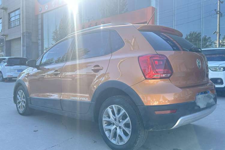 Used Volkswagen Polo 2018 1.5L Cross Polo Automatic
