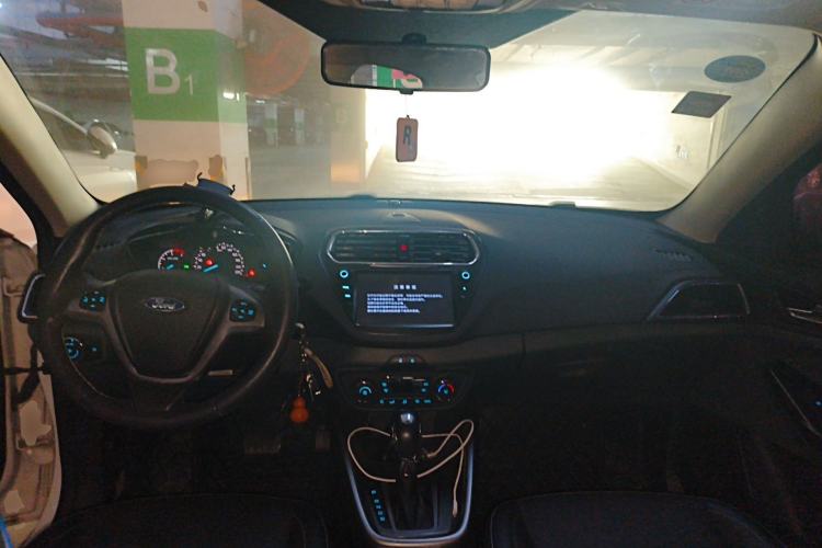 Used Ford Escort 2017 Happiness Edition 1.5L Automatic Fashion Version Center Console