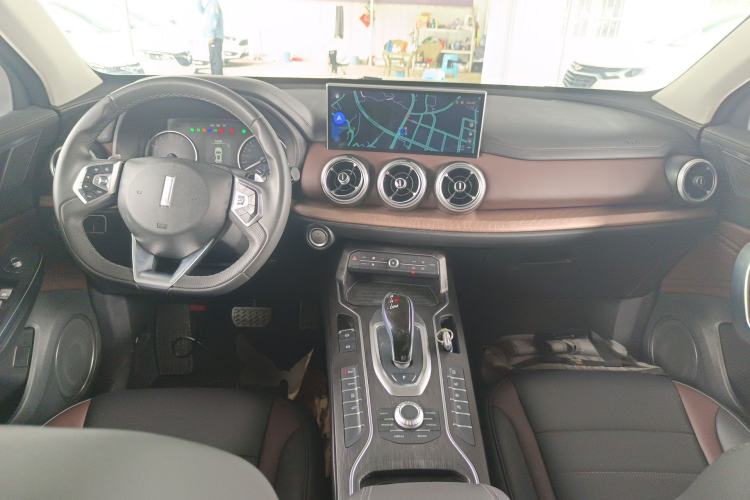 Used Wey VV5 2021 1.5T Two-Wheel Drive Color Pioneer
