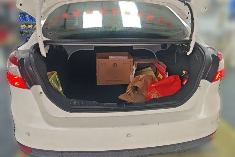 Used Ford Focus 2012 Sedan 1.6L Automatic Fashion Edition