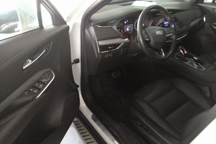 Used Cadillac XT4 2020 28T Two-Wheel-Drive Leading Version
