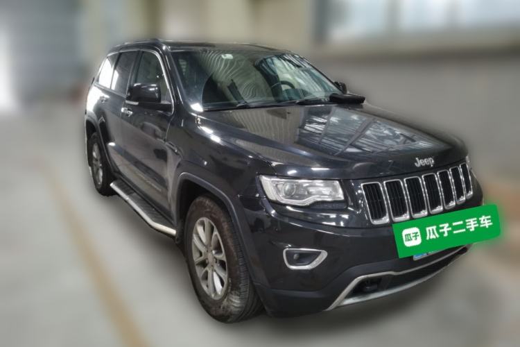 Used Jeep Grand Cherokee 2014 3.0TD Diesel Comfort Navigation Version Front Right 45 Deg