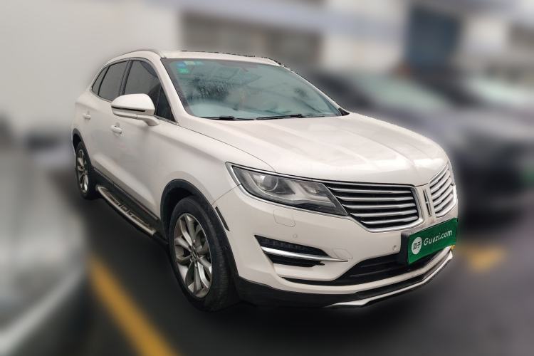 Used Lincoln MKC 2017 2.0T Two-Wheel-Drive Luxury Edition Front Right 45 Deg