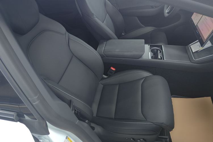 Used Tesla Model Y L 2025 Model Long-Range All-Wheel-Drive Version