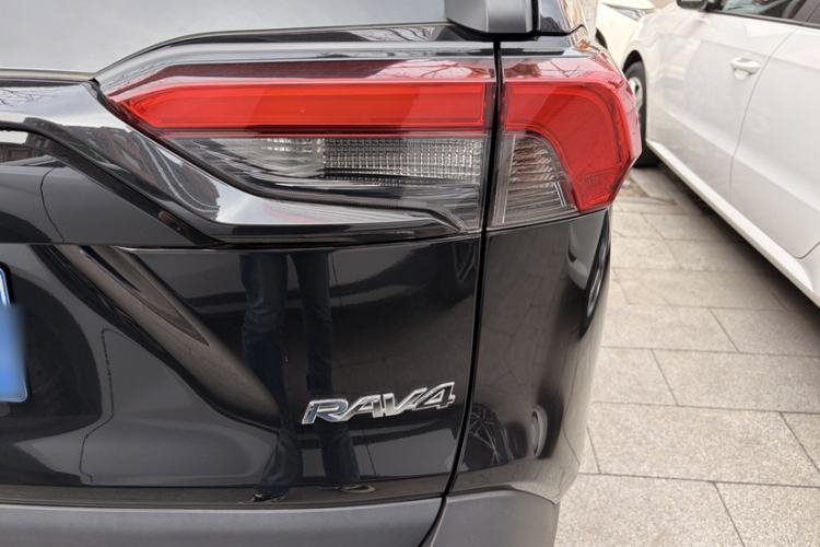 Used Toyota RAV4 2022 2.0L CVT Two-Wheel Drive Urban Edition Exterior 4