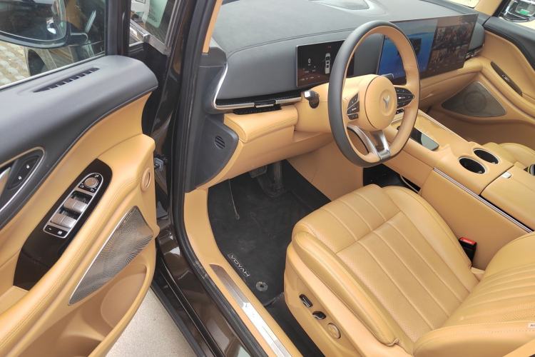 Used VOYAH Dream 2025 PHEV Four-Wheel-Drive Flagship Kunpeng Edition Driver Seat