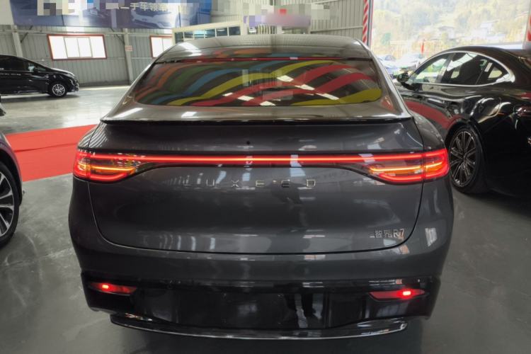 Used Hima Luxeed R7 2025 Range-Extended Version 251 km Max
