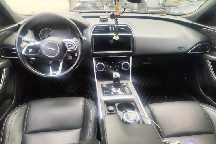 Used Jaguar XEL 2020 2.0T 200PS R-DYNAMIC Youth Sports Edition Center Console