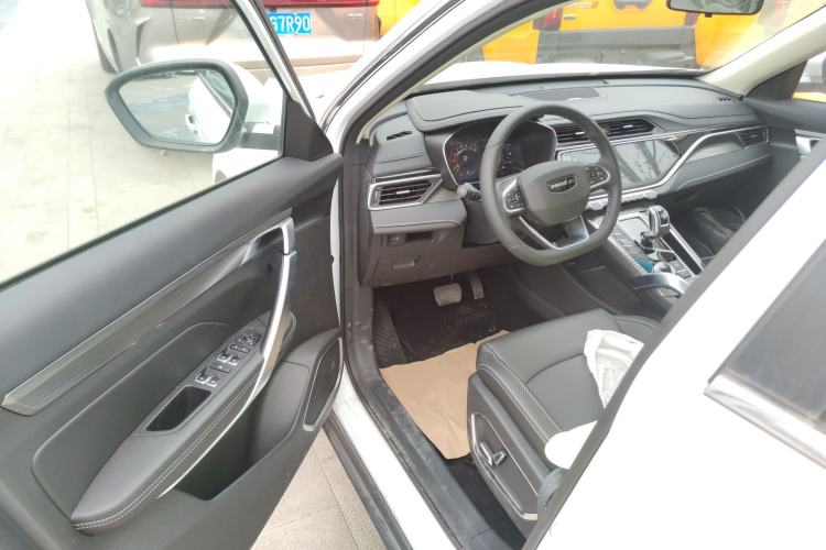 Used Farizon FX 2021 1.8T Smart Connect 5-Seater