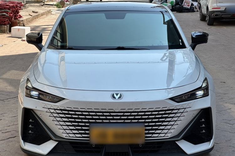 Used CHANGAN UNI-V 2022 1.5T Prestige Version
