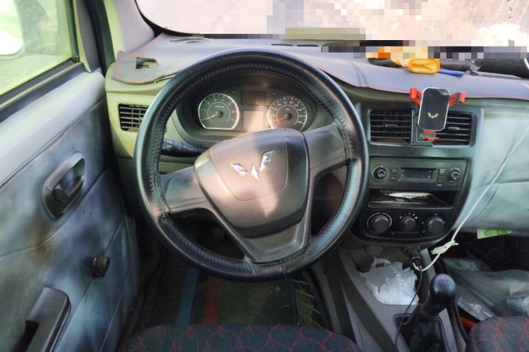Used Wuling Rongguang V 2015 1.5L Practical Version