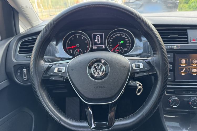 Used Volkswagen Golf 2019 200TSI DSG Comfort & Ambition Edition China VI Standard Steering Wheel