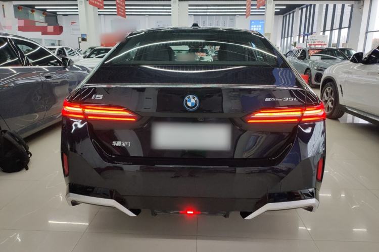 Used BMW i5 2024 eDrive 35L Luxury Model with M Sport Package
