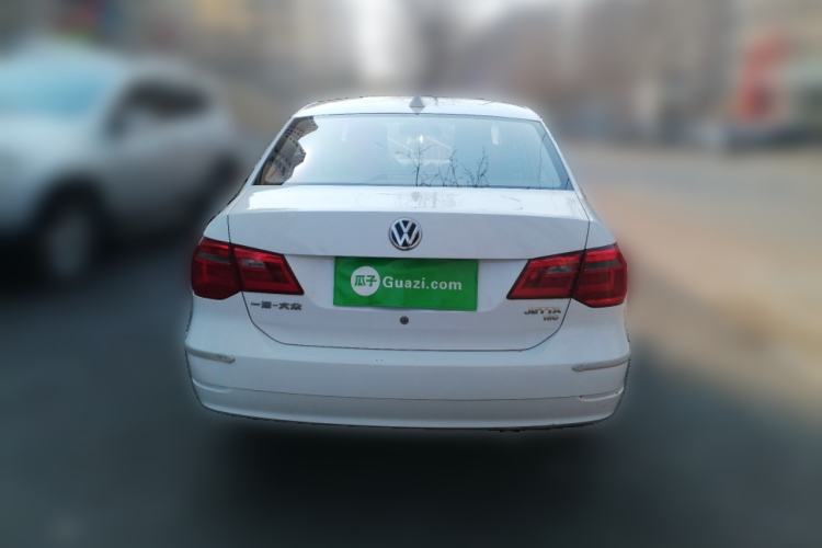 Used Volkswagen Jetta 2015 Value Edition 1.6L Manual Fashionable Style
