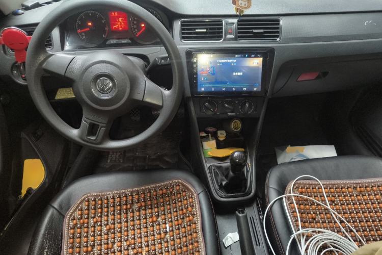 Used Volkswagen Santana 2015 1.6L Manual Fashion Edition Center Console