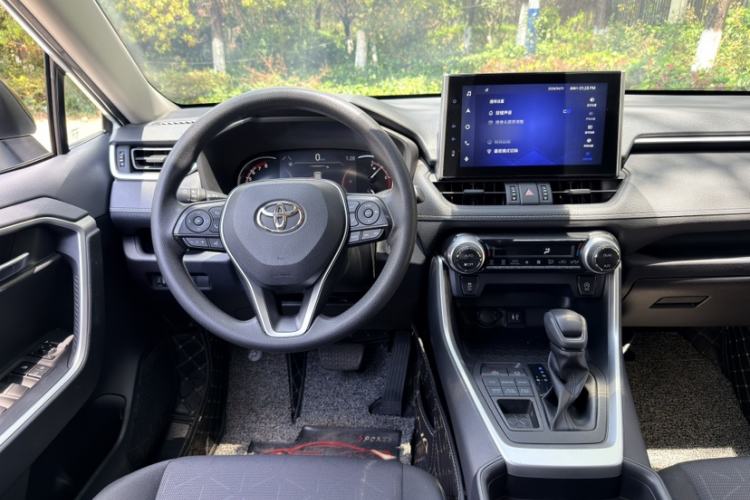 Used Toyota RAV4 2022 2.0L CVT 4x4 Fashion Edition Interior 3