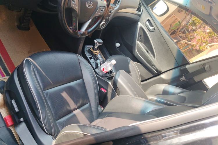 Used Hyundai Santa Fe 2017 2.4L Automatic Two-Wheel Drive Smart Version 5 Seats