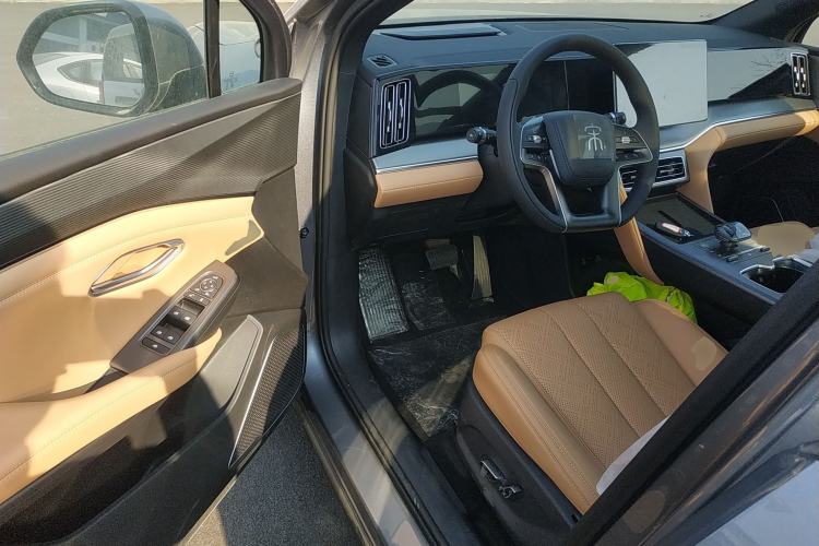 Used BYD Song L DM-i 2024 112 km Leading Edition
