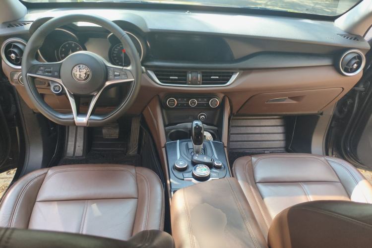 Used Alfa Romeo Stelvio 2017 2.0T 200HP Luxury Edition
