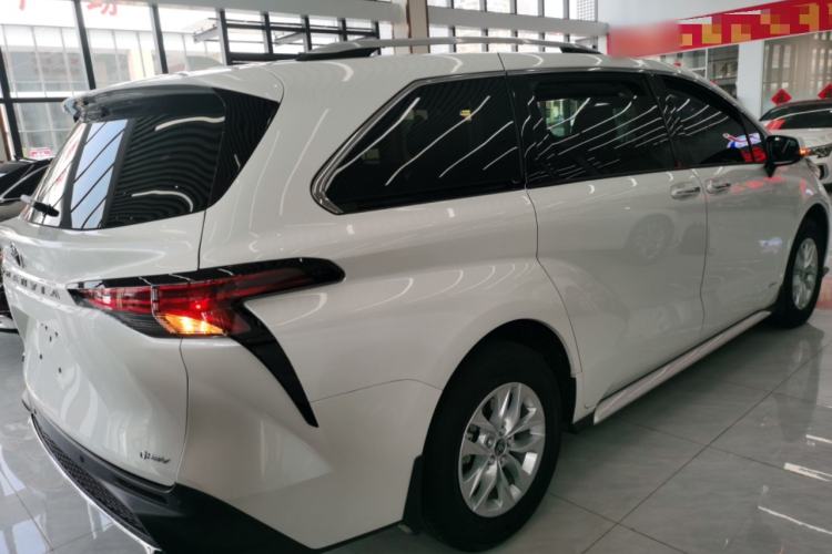 Used Toyota Granvia 2024 2.5L Hybrid Comfort Edition
