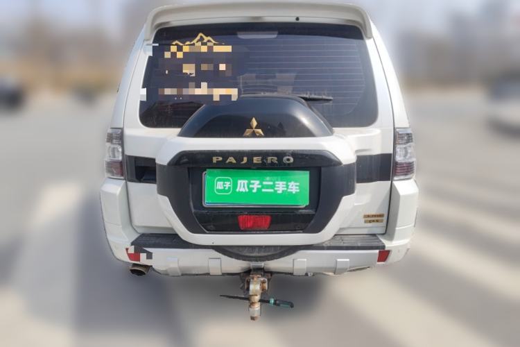 Used Mitsubishi Pajero 2019 V97 3.8L 5-Door GLS Sunroof Dual Differential – Middle East
