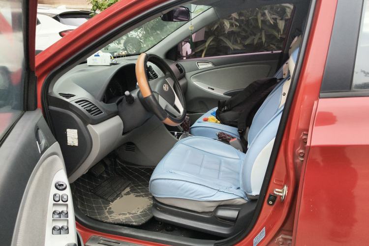 Used Hyundai Verna (older generation) 2010 Sedan 1.4L Automatic Comfort Model GS
