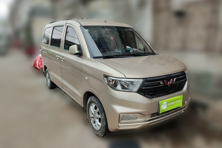 Used Wuling Hongguang V 2021 1.5L Enjoyment Edition LAR Front Right 45 Deg