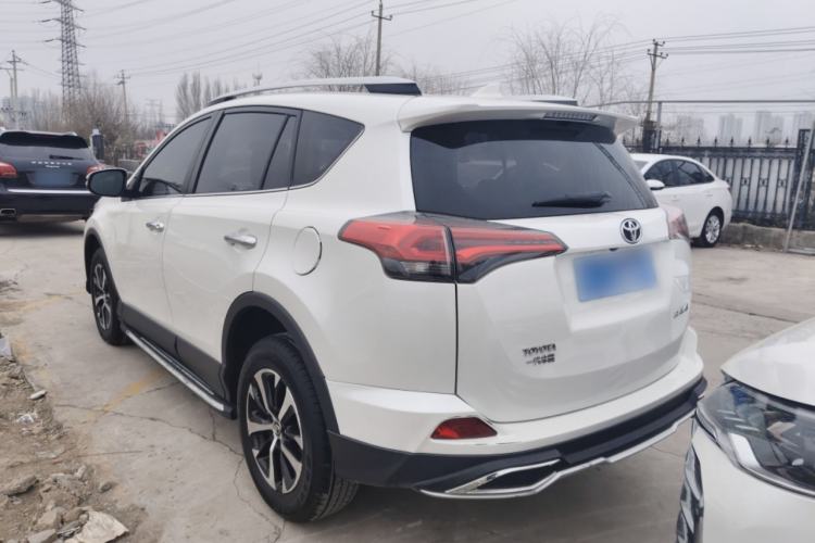Used Toyota RAV4 2018 2.0L CVT Two-Wheel Drive Fashion X Edition