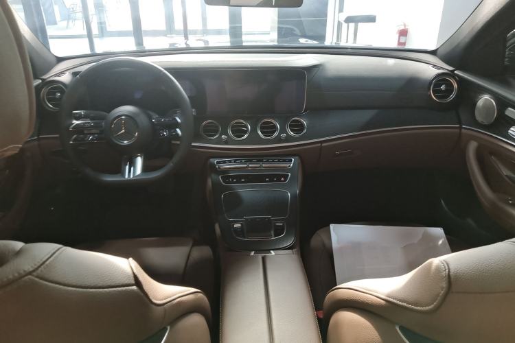 Used Mercedes-Benz E-Class 2023 Restyled E 300 L Sport Luxury Edition Center Console