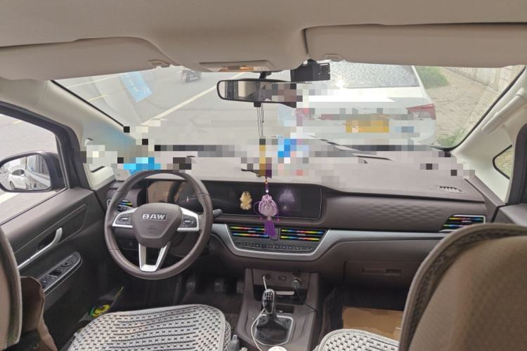 Used BAW Ruisheng Ace M7 2023 1.6L Standard Wheelbase Enjoy Edition 7-seater Center Console