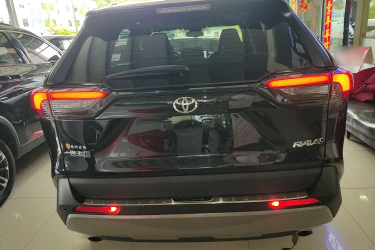 Used Toyota RAV4 2023 2.0L CVT Two-Wheel Drive Fashion Plus Edition Rear