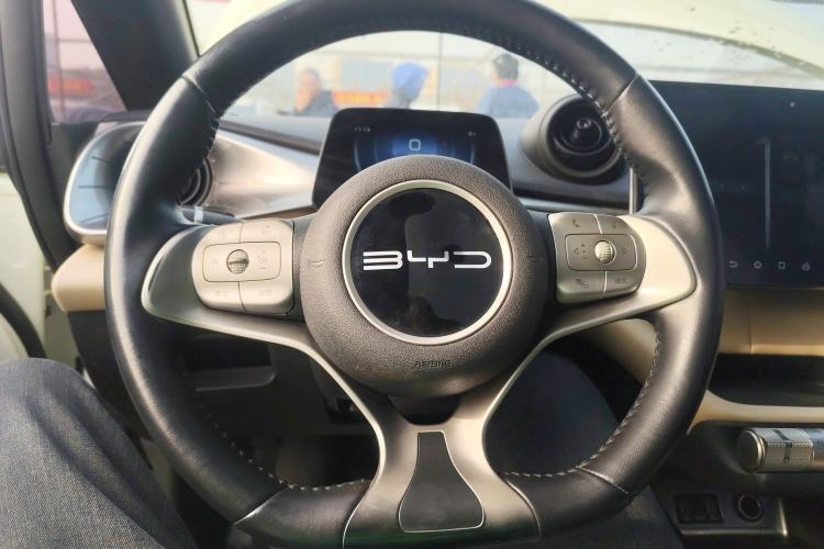 Used BYD Dolphin 2023 420 km Fashion Edition
